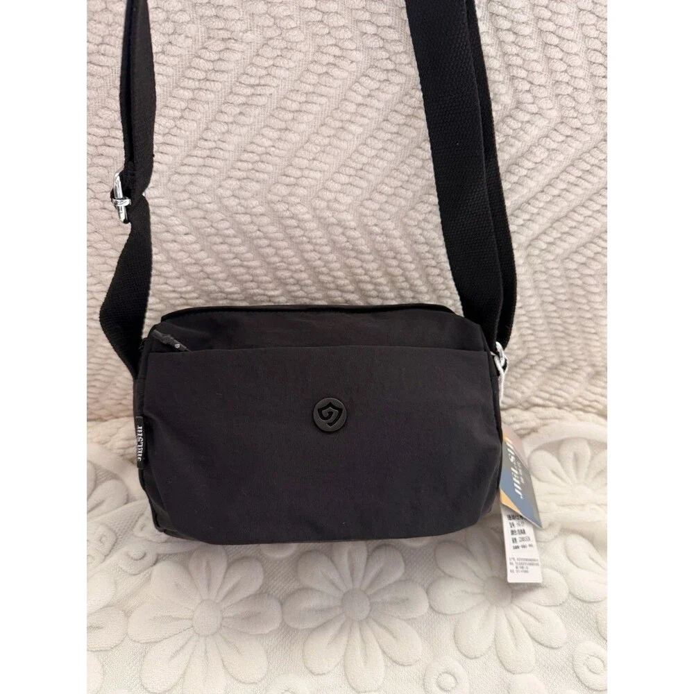 Minimalist Lightweight Water-Resistant Crossbody Bag